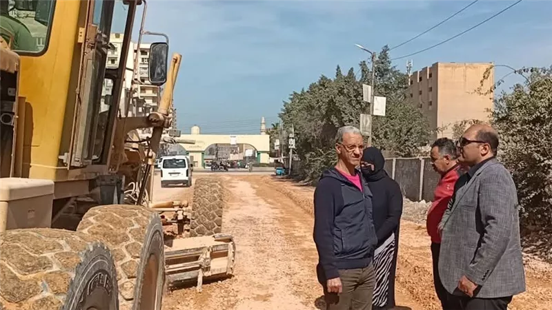 محافظ كفر الشيخ يتابع أعمال الرصف بدسوق ضمن مشروعات الخطة الاستثمارية