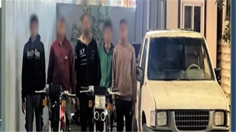 ضبط نصف دستة أشرار سرقوا دراجتين من أمام شركة بالغربية