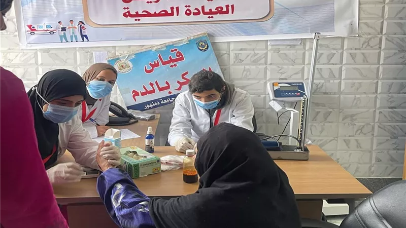 جامعة دمنهور تنفذ قافلة متكاملة بقرية الأبعادية نحو حياة كريمة لكل مواطن