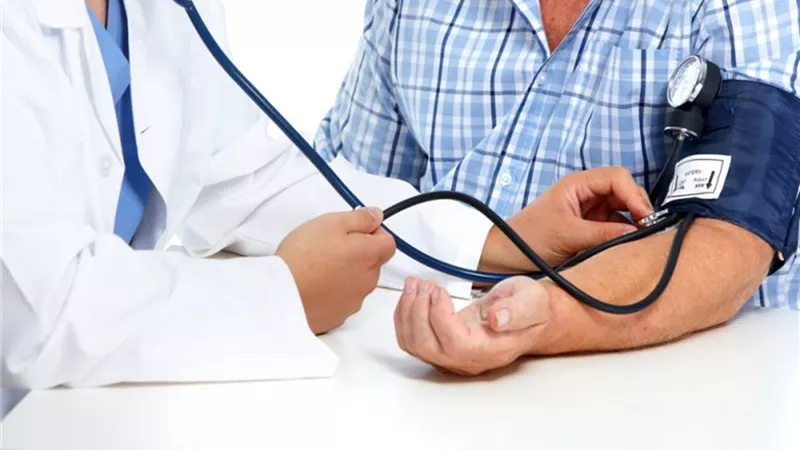 تعرف على عدد مرات قياس ضغط الدم للحفاظ على صحة القلب