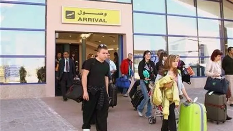 مطار مرسى علم يستقبل 18 رحلة طيران من أوروبا اليوم