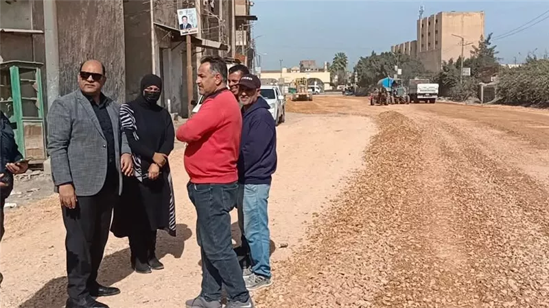 رئيس مدينة دسوق يتابع تنفيذ مشروعات برنامج الرصف بالخطة الاستثمارية
