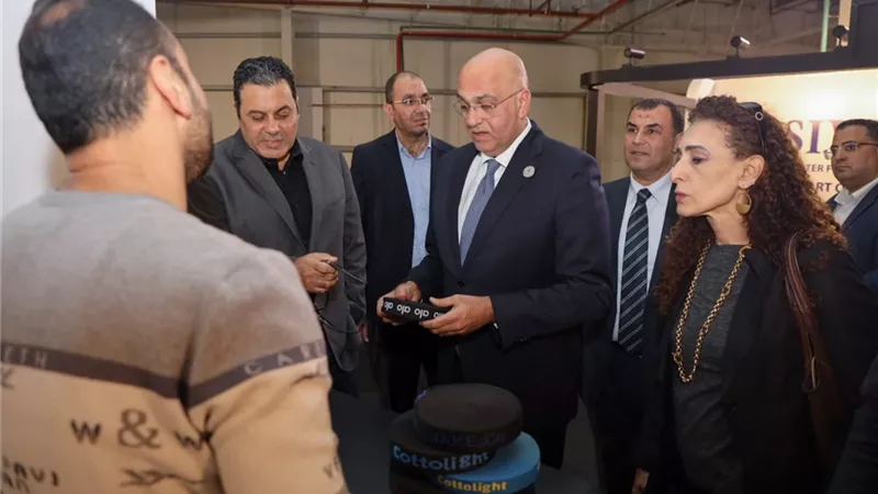 جهاز تنمية المشروعات يفتتح معرض 