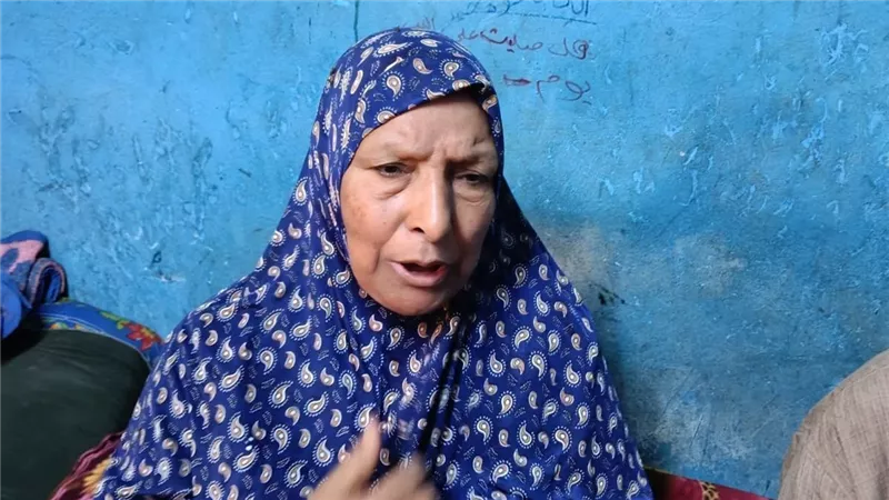ابني اتهان قدام عيني.. والدة إسلام تحكي لحظة الاعتداء على نجلها بميت عاصم