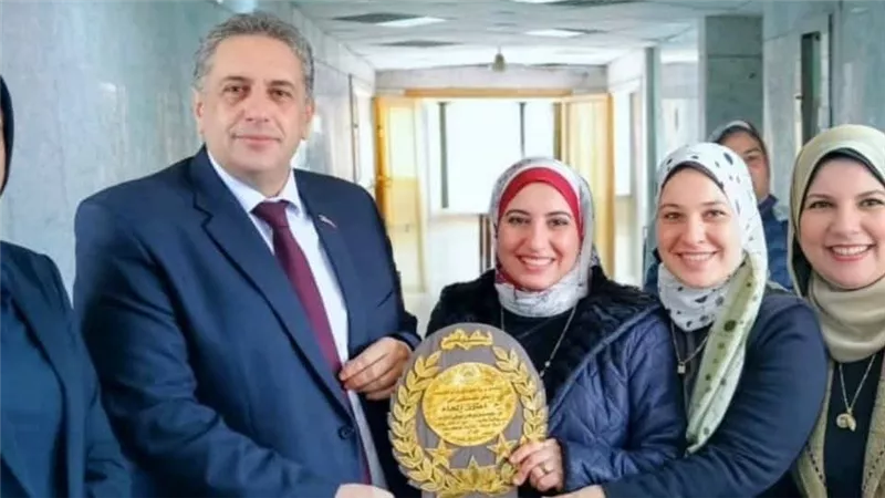 وكيل صحة كفر الشيخ يُكرّم فريق الوبائيات والترصّـد بمستشفى دسوق