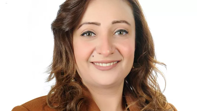 النائبة كريستينا عادل تتقدم بطلب إحاطة لترميم طريق الدير المحرق