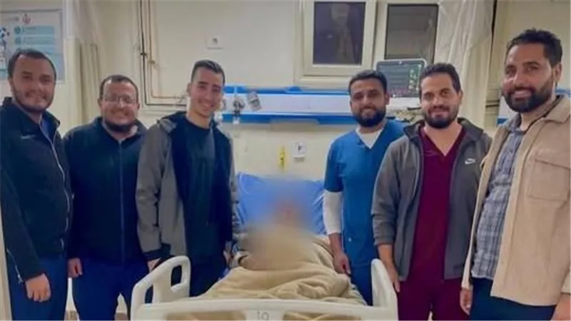 إنقاذ مريض من الموت.. فريق طبي بمستشفى حميات المنيا يواجه تحديا صعبا