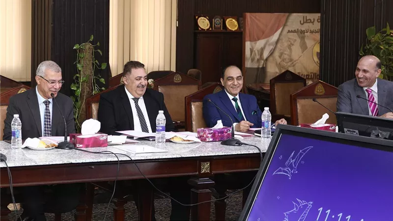 رئيس جامعة الزقازيق يترأس اجتماع اللجنة الدائمة للقيادات الجامعية