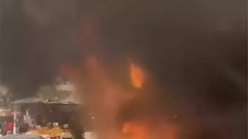 إخماد حريق محل مراتب بجوار الوحدة المحلية بشلقان في القليوبية 