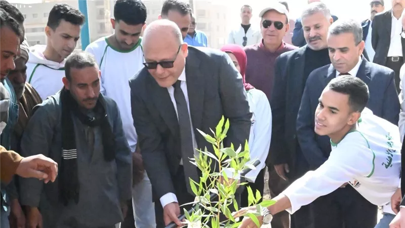 جامعة سوهاج الأهلية تدشن لأول مرة حملة تشجير لمقرها لتعزيز التنمية البيئية