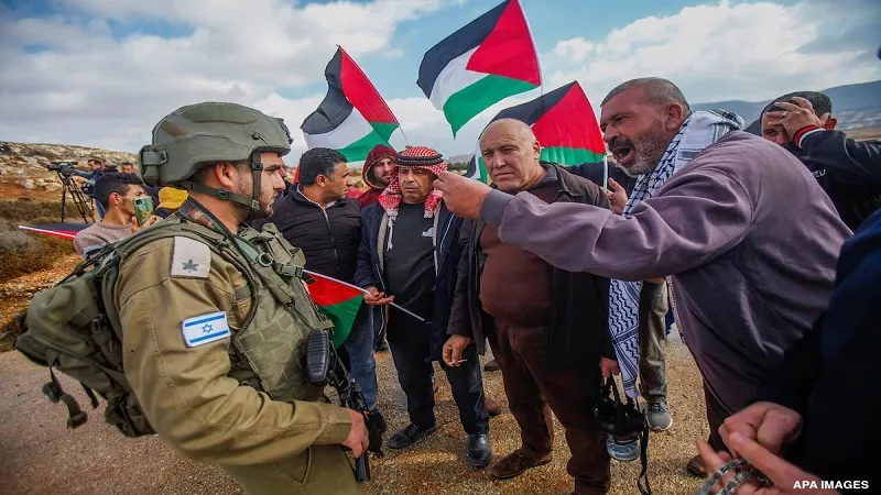 أكرم القصاص: إسرائيل تمارس سرقة ممنهجة للأراضي والأموال الفلسطينية| فيديو
