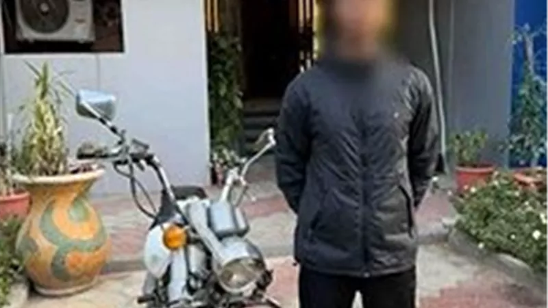 بعد فيديو «السب والتلفيات» على سيدة.. القبض على صاحب دراجة نارية بالقاهرة