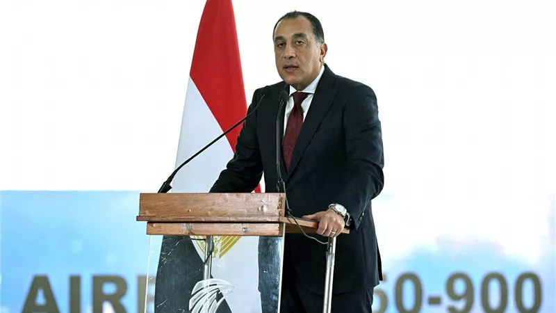 مدبولي: مطار القاهرة حقق رقما غير مسبوق في عدد الوصول اليومي للركاب