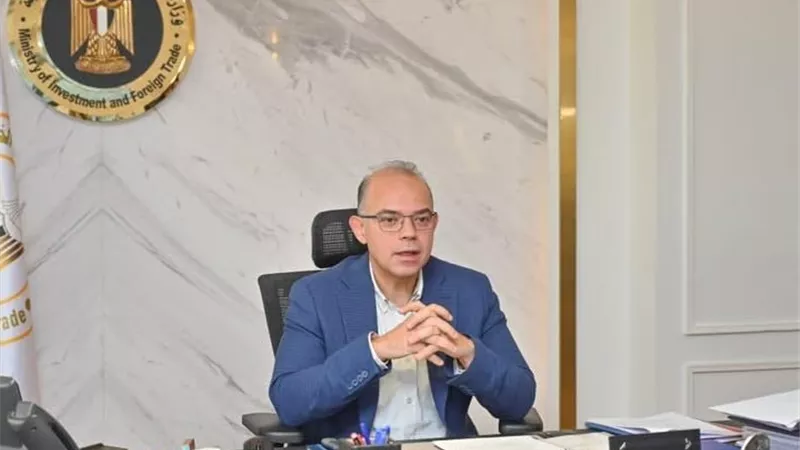 وزير الاستثمار: دراسة شاملة لتنظيم أسواق الكربون وتعزيز الإفصاح في الشركات