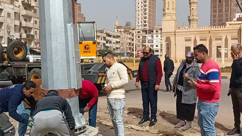 رئيس مدينة دسوق يتابع أعمال المرحلة الثانية لتطوير الميدان الإبراهيمي