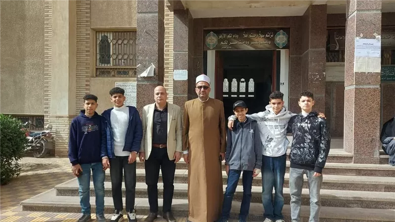 الشيخ «طلحة» يلتقي فريق تنس الطاولة بكفر الشيخ لتحفيزهم قبل السفر لسموحة