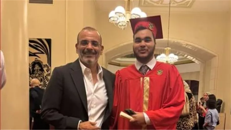 الشاعر الغنائي أيمن بهجت يحتفل بعيد ميلاد ابنه|صورة