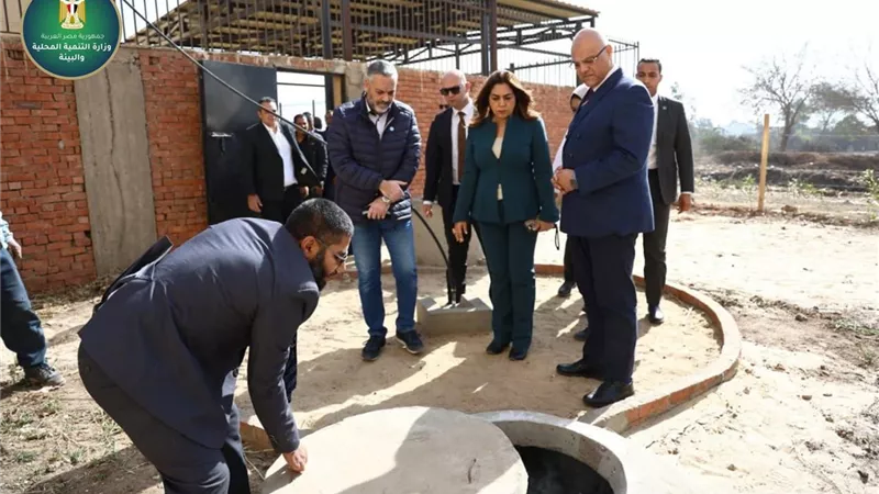 وزيرة التنمية المحلية تتفقد أول مشروع بيوجاز داخل مجزر مصري