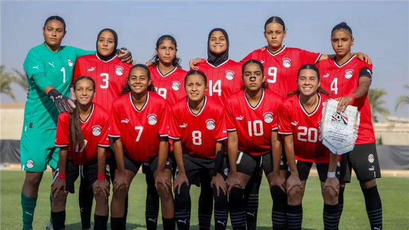أزمة في توجو.. هجوم النحل وتأخر مباراة مصر للشابات يثير الجدل