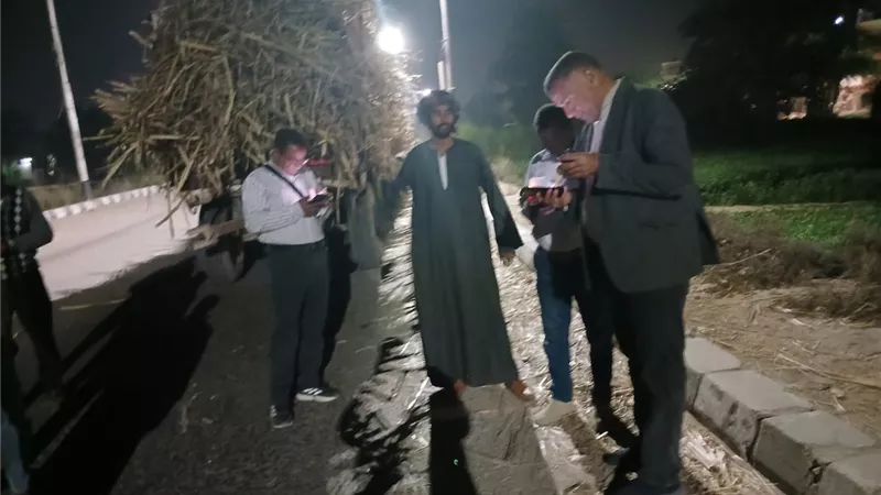 محافظ قنا: ضبط 12 مقطورة قصب مخالفة خلال حملة ليلية بقوص