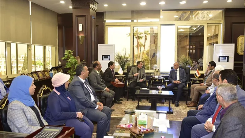محافظ الأقصر يبحث مع وفد الهيئة الخدمات البيطرية تعزيز التعاون