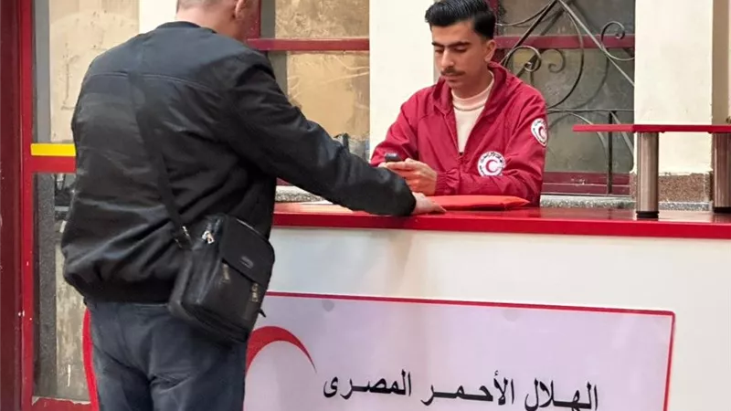 الهلال الأحمر يطلق قافلة زاد العزة 138 إلى غزة 