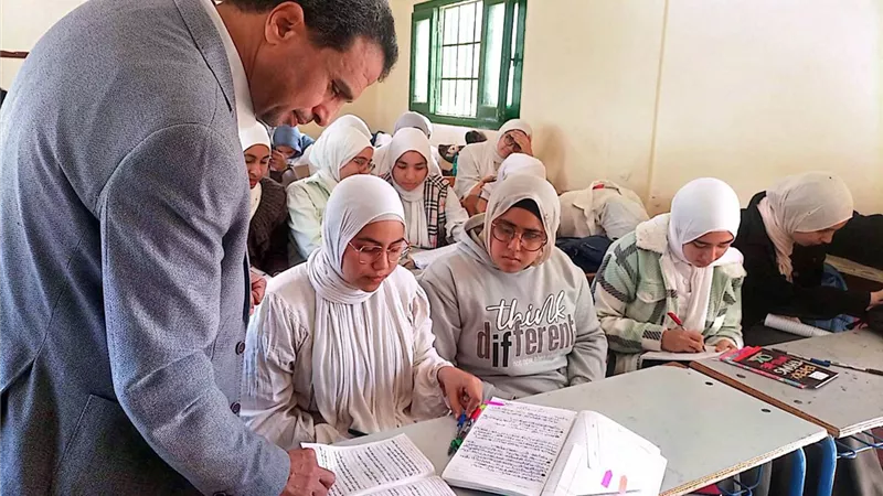 وكيل «تعليم كفر الشيخ» يتفقد مدرسة المنشأة الكبرى الثانوية المشتركة