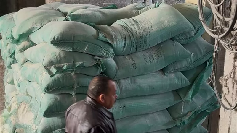 «تموين الشرقية» تحبط محاولة تسريب 5.5 طن دقيق مدعم للسوق السوداء بأبوحماد