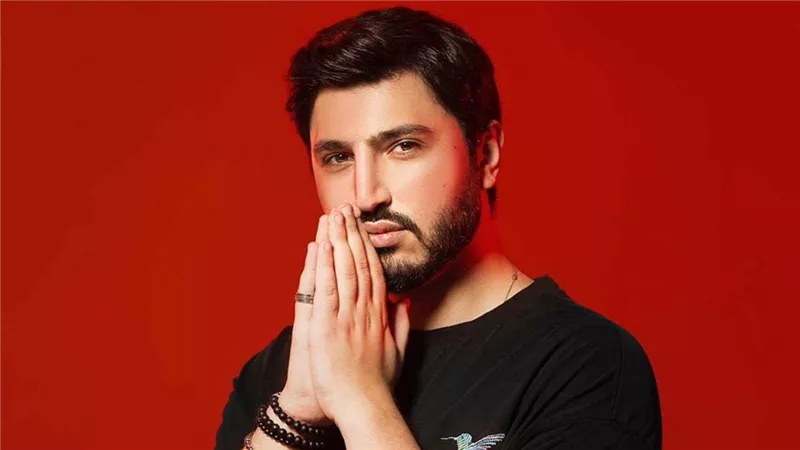 محمد فضل شاكر يغادر المسشتفى بعد تحسن حالته الصحية 