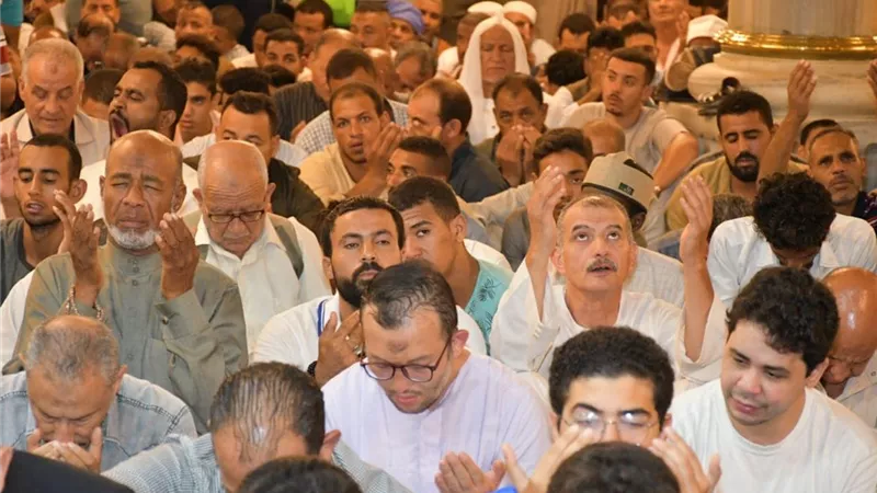آية قرآنية جمعت جوامع الدعاء.. رددها كثيرا تنعم بالخير