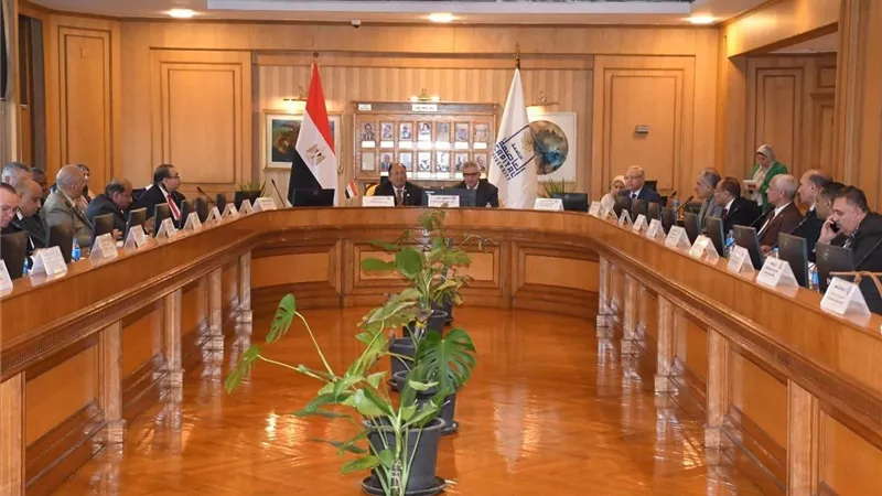 رئيس جامعة كفر الشيخ يشارك في اجتماع المجلس الأعلى لشئون التعليم والطلاب