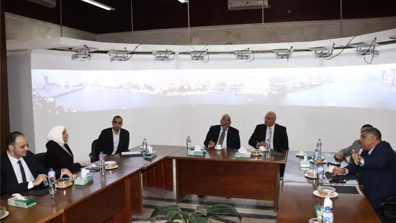 محافظ القليوبية يبحث مع رئيس التنسيق الحضاري تطوير الواجهات على الدائري
