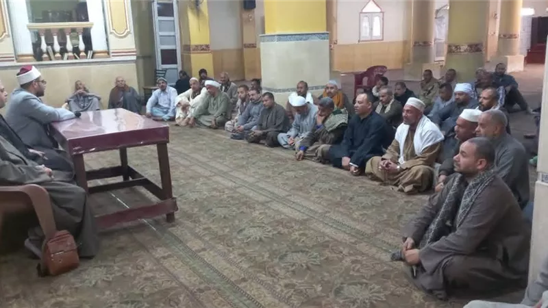 «أوقاف أسيوط» تنظم دورة تدريب وتأهيل للعمال بمسجد التقوي  