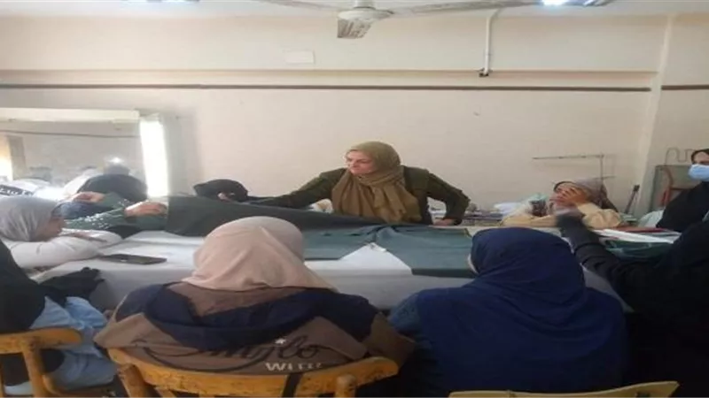 ثقافة المنيا تستكمل دورة التفصيل لتعزيز مهارات المرأة والحرف اليدوية