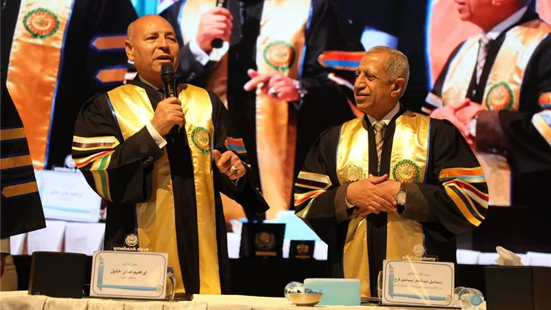 محافظ القاهرة يشارك في حفل تخرج طلبة الدراسات العليا بالأكاديمية العربية 