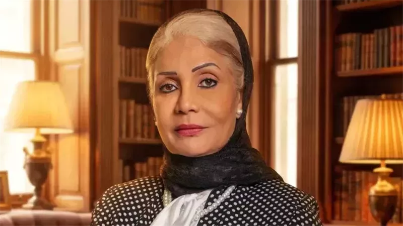 على كرسي متحرك.. سوسن بدر تواصل تصوير مسلسل الست موناليزا| خاص 