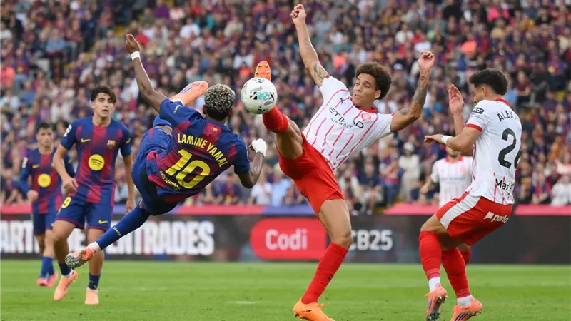 يحمل ذكرى سيئة للبرسا.. حكم مباراة برشلونة وجيرونا في الدوري الإسباني