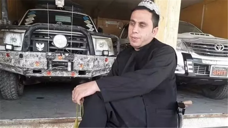 مصادر: طالبان تنبّش قبر عسكري سابق وتخرج جثمانه وتشوهه