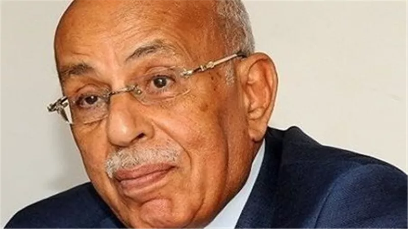 رسالة مؤثرة من شيخ الأزهر في نعي الدكتور مفيد شهاب.. ماذا قال؟