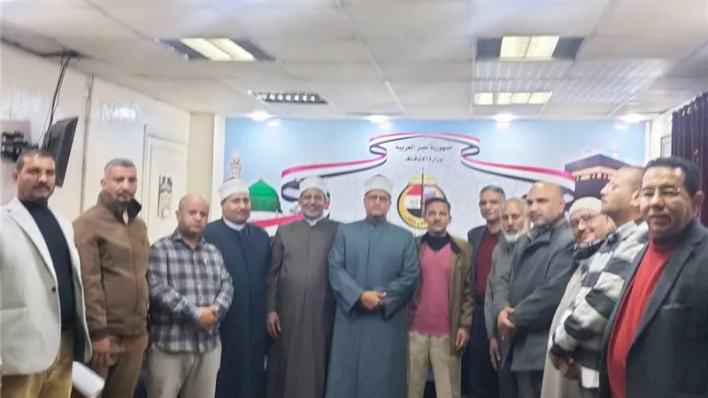 مدير أوقاف سوهاج يعقد اجتماعا مع أعضاء النقابة لتعزيز وتطوير الأداء
