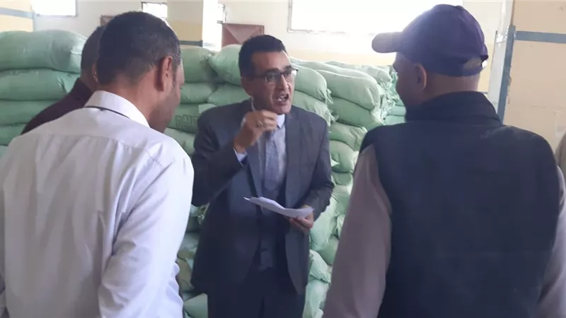 جولة مفاجئة لوكيل «تموين الأقصر» لمطحن الاتحاد لتكثيف الرقابة