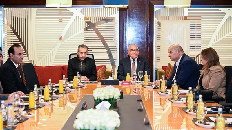 رئيس الهيئة العربية للتصنيع يتفقد إنتاج الشركة العربية السويسرية للمصاعد