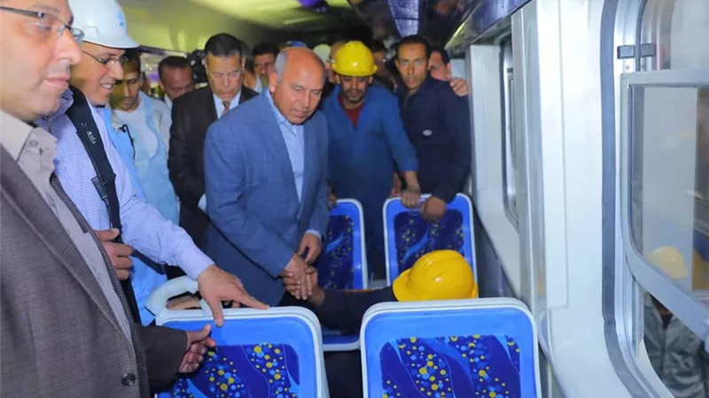 وزير النقل يصل ورشة أبي غاطس في أول جولة بالسكة الحديد بعد أداء اليمين|خاص