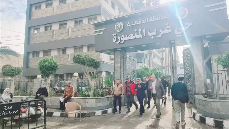 محافظ الدقهلية يتفقد المركز التكنولوجي بحي غرب