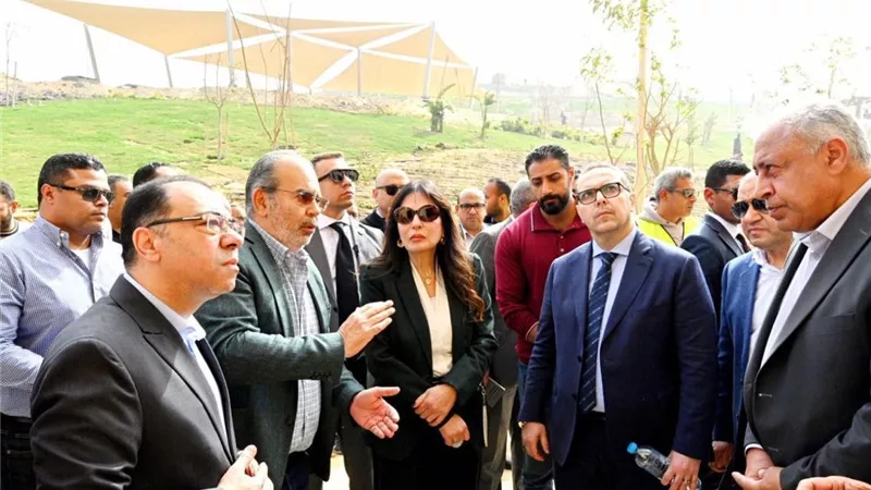 وزيرة الإسكان تتفقد «حدائق تلال الفسطاط» وتؤكد الالتزام بالجودة