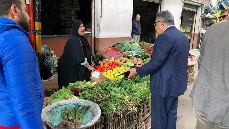 مدينة المنصورة تحت الرقابة الميدانية.. المحافظ يقود حملة لرفع الإشغالات