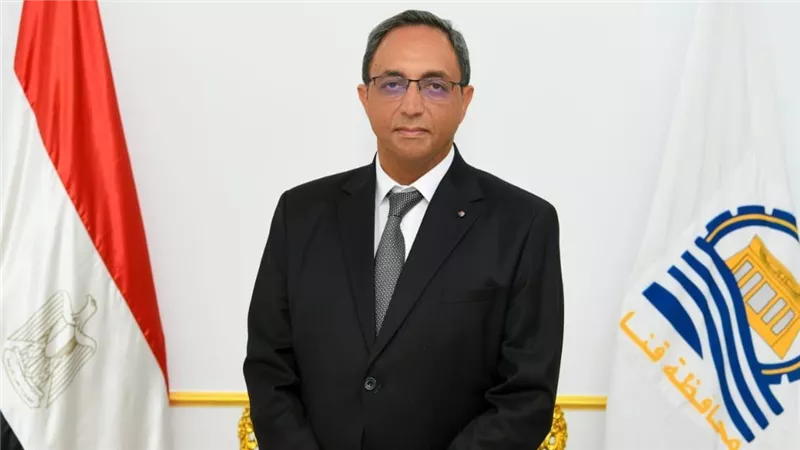 «استكملوا ما بدأناه بجدية».. محافظ قنا السابق يوجه رسالة مؤثرة