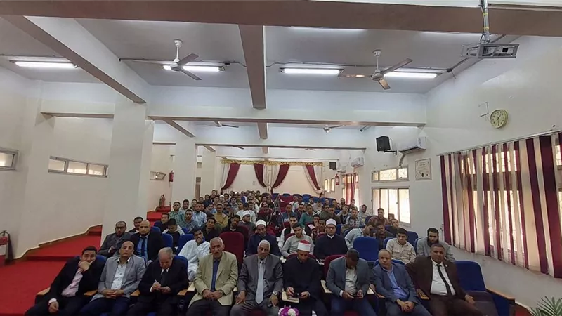 أصول الدين بأسيوط تعقد مجلساً حديثياً لقراءة كتاب «التعظيم والمنّة»