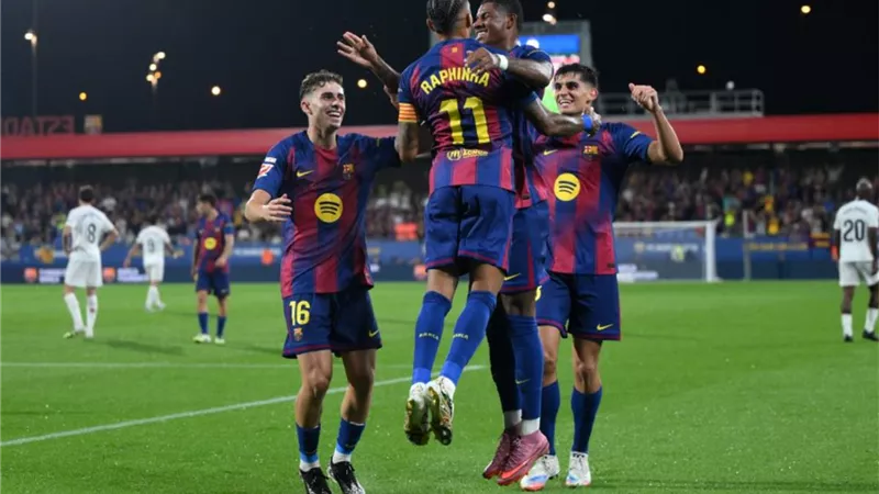 عودة رافينيا.. تشكيل برشلونة الرسمي لمواجهة جيرونا في الدوري الإسباني