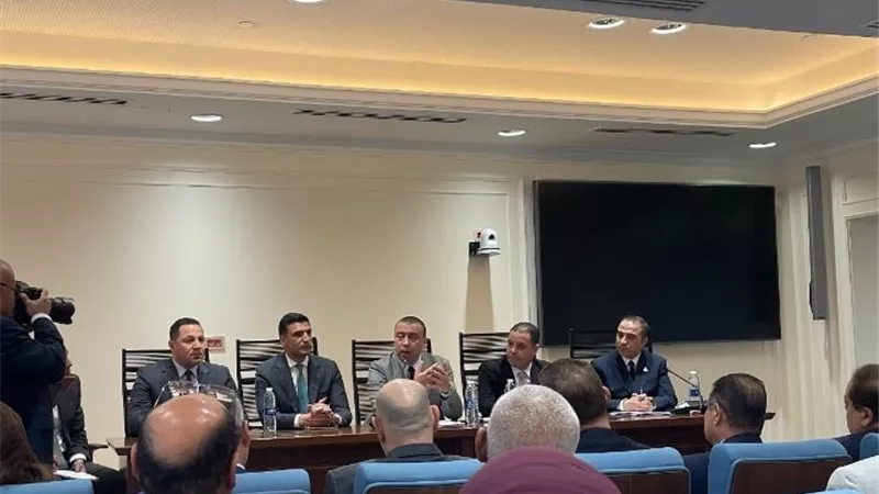 أحمد بهاء شلبي لوزير الصناعة: رفع مساهمة القطاع لـ 20% أولوية وطنية